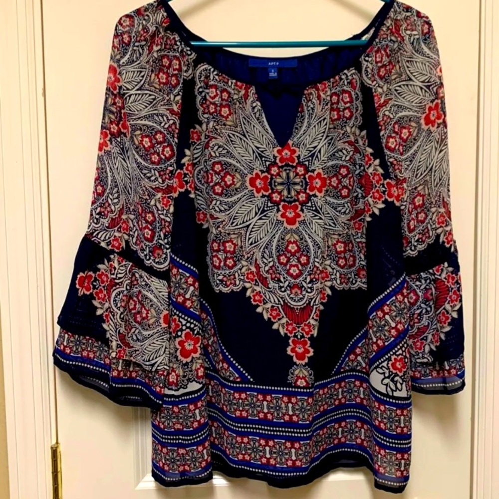Apt. 9  Women’s blouse